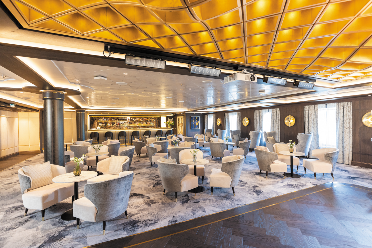 MyCruise Regent-Seven-Seas-Cruises Seven-Seas-Grandeur Offentlige-arealer Barer-lounger-atrium6